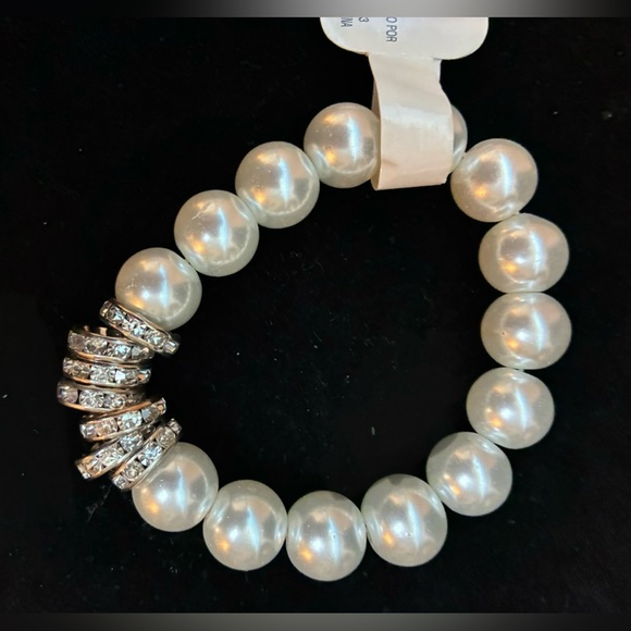 NWT Meridian Stretch Bracelet Faux Pearl and Rhinestones - Picture 2 of 7
